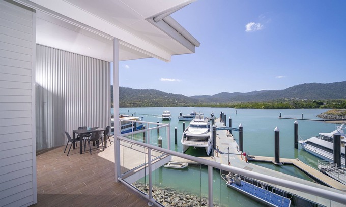 Airlie Beach Apartment | Harbour Cove