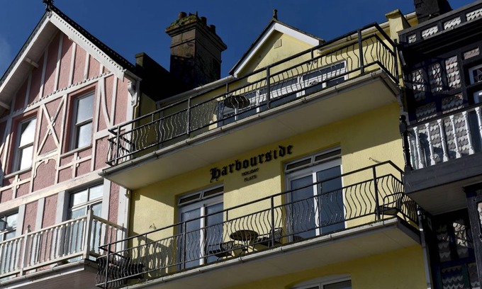 Dartmouth Apartment | Harbourside 2 - Two Bedroom Apartment, Sleeps 6