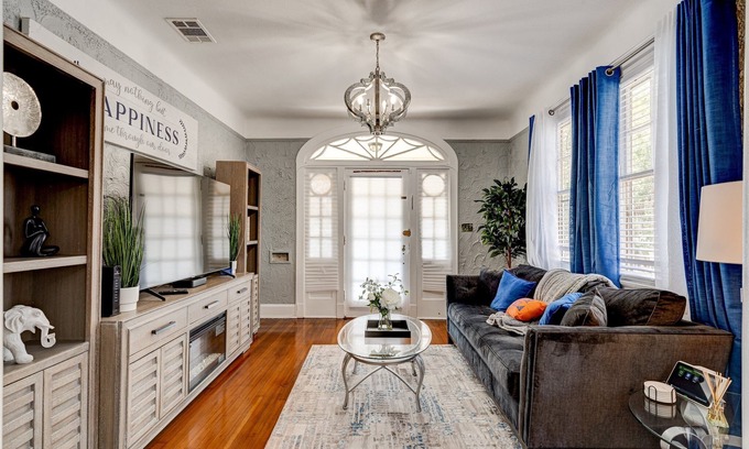 Saint Roch House | Harleaux Chateau - Centrally Located New Renovation