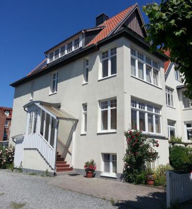 Alt-Travemunde/Ronnau Apartment | Haus Übersee Wohnung Tonga