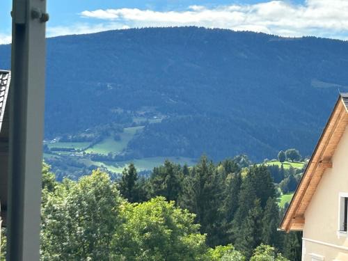 Arriach Apartment | Haus am Waldrand