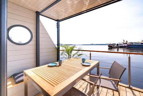 Fehmarnsund House | Hausboot Schatzkiste