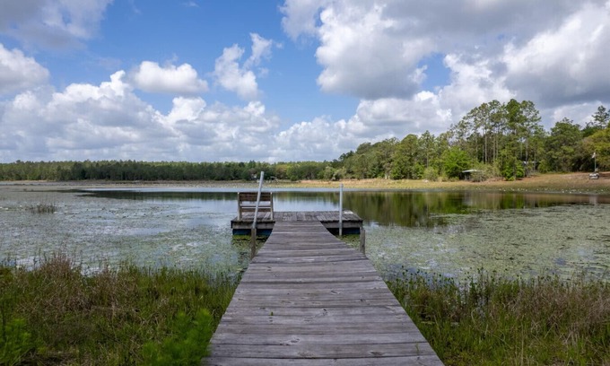 Edgar House | Hawthorne Retreat w/Waterfront Fire Pit!