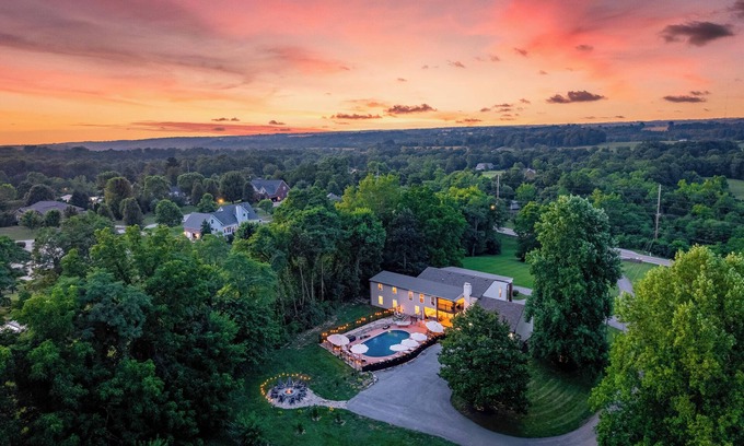 Buckner House | Heated Pool | Hot tub | Pets | Firepit | Game Rms