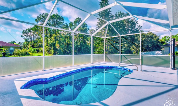 North Port House | Heated SALT Pool - 3bd - Sunny