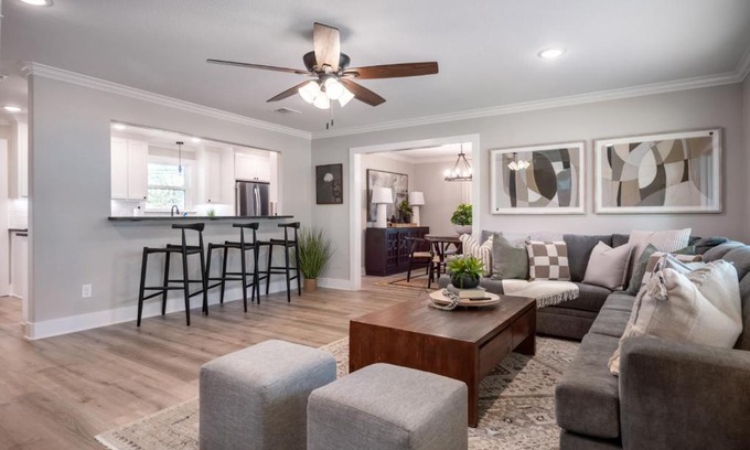 College Station House | Helena Haven 4BR 3BA Near Top Golf and Kyle Field