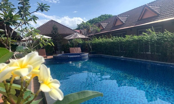 Kampot Hotel | Hello Kampot Resort
