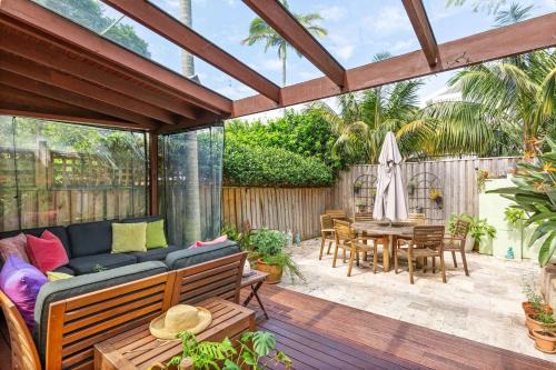 Manly House | Heritage Charm in Manly's Sun-Drenched Paradise