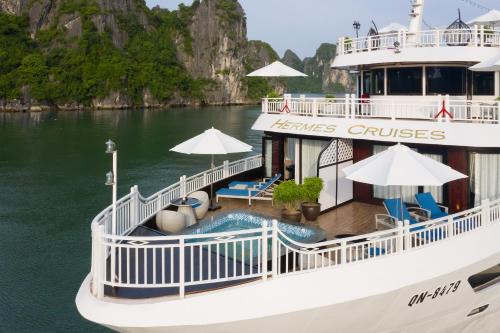 Ha Long Boat Rental | Hermes Cruises