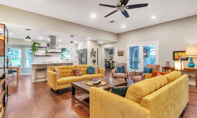 Northwest Hills House | HGTV Featured Property! - Pet Friendly, Beautiful, Comfy Home - Central Location! by RedAwning