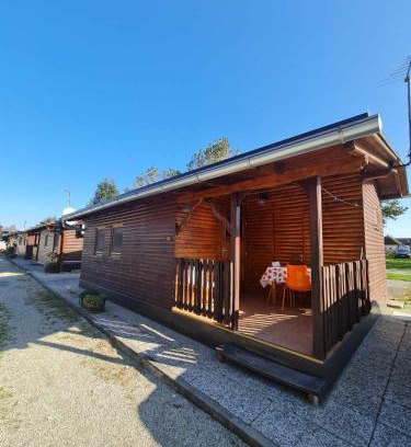 Verzej House | Hiška Panonski gaj Terme Banovci, vključene kopalne karte