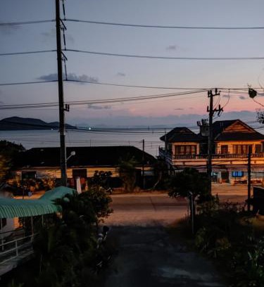 Thong Krut Apartment | Hi house 30 meters from the water line with sea and mountain view
