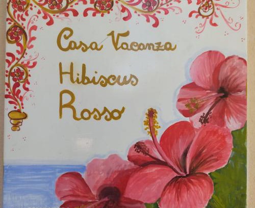 Donnalucata House | Hibiscus Rosso