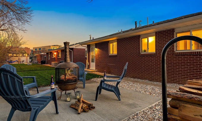 University Acres Condo | Hidden Gem Near Old Town | Grill & Cruiser Bikes!