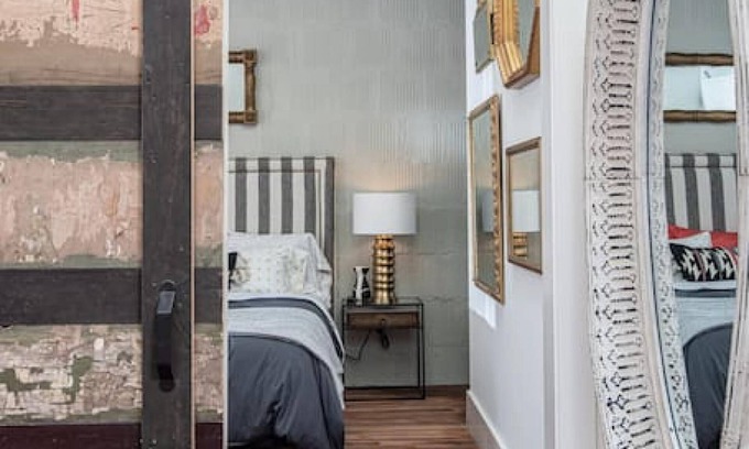 Downtown Asheville Apartment | High-design Loft on Historic Alley Park Free