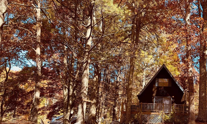 Hillsville Cabin | Highland Hideaway- Hot Tub