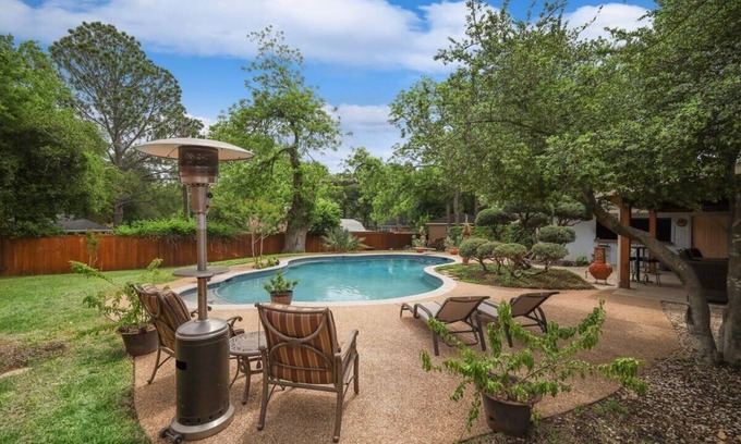 Highland Village House | Highland Village - 4BR w Backyard Pool Oasis
