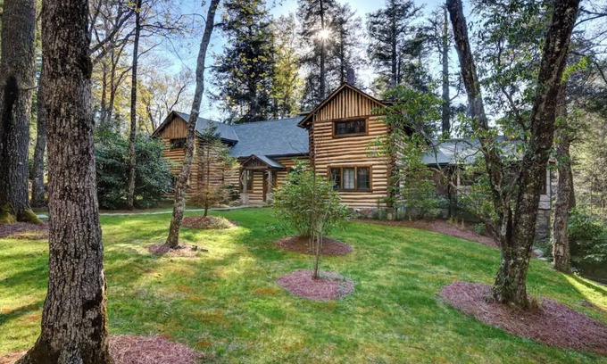 Highlands Cabin | Highlands Luxe 24-acre Mountain Estate, on Big Creek, Joe Webb Log Cabin