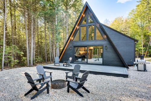 Danbury House | Hike, Ski and Explore Serene Danbury Cabin with Sauna