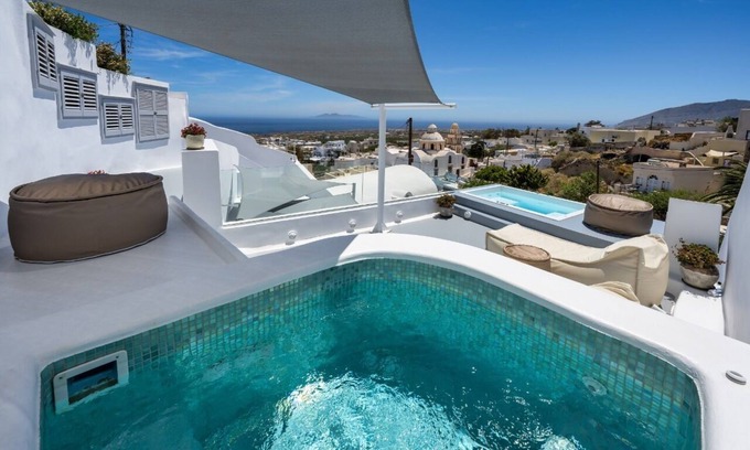 Fira Hotel | Hill Suites