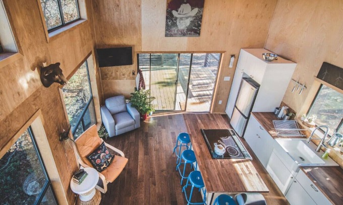 Dripping Springs Apartment | Hilltop Hideaway, Cabin w/view, loft & Light