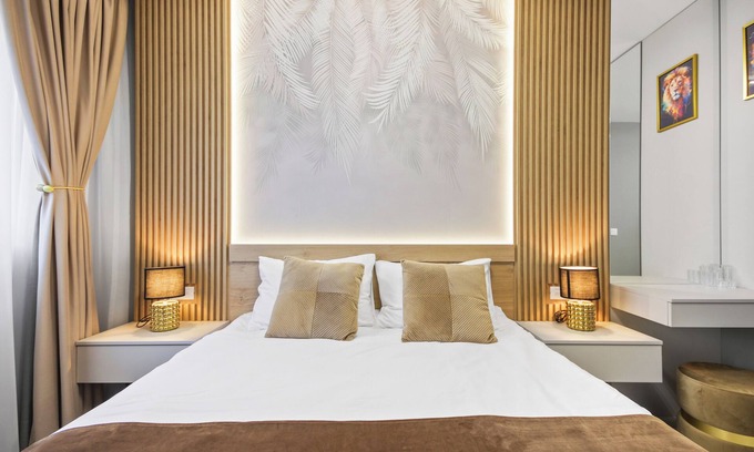 Sector 3 Hotel | Hils Palady
