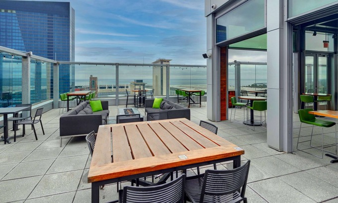 Near South Side Hotel | Hilton Garden Inn Chicago McCormick Place