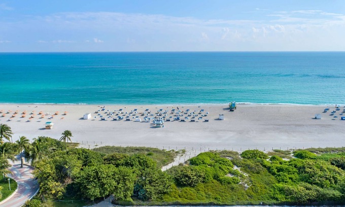 South Beach Apartment | Hilton Vacation Club Crescent on South Beach Miami