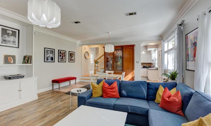 Midtown House | Hip and Spacious Midtown Cottage near Beale Street