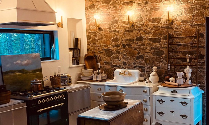 Bailey Cottage | Hippie antique cottage