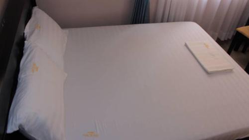Kampala Hotel | HIS & HERS MOTEL restaurant and spa
