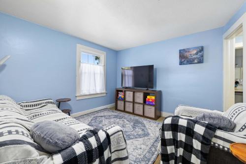 Fort Wayne Apartment | Historic 1 Bdr across from Lakeside Park