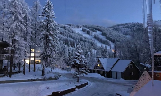 Whitefish Apartment | Historic Big Mountain Chalet Upper