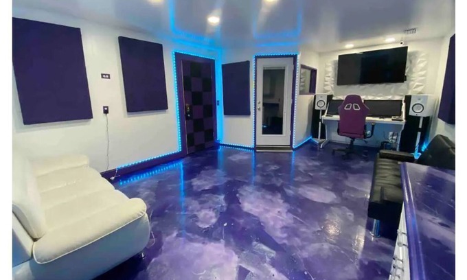Ocoee House | Hit House Studios Entire Home Built For Creatives!