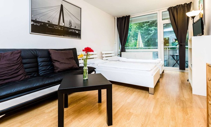 Kalk Apartment | HÖ01 large apartment with dryer and washing machine