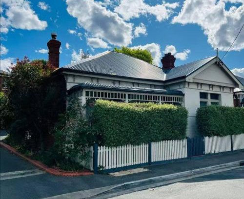 North Hobart House | Hobart Heritage House Near City