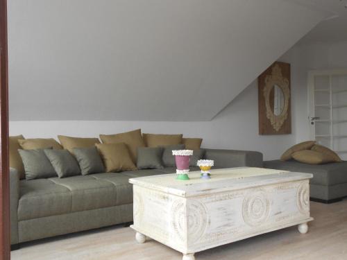 Halstenbek Apartment | Hochwertig Eingerichtete Ferienwohnung Mit Balkon