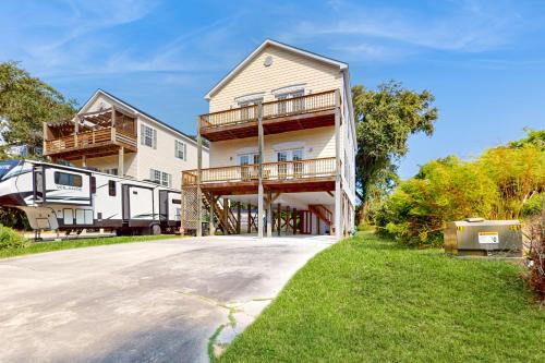 Supply House | Holden Beach Overlook