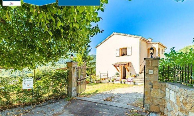 Le Bar-sur-Loup Apartment | Holiday apartment Le Bar sur Loup for 1 - 6 persons with 2 bedrooms - Holiday apartment