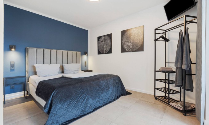 Altenbeken Apartment | Holiday Apartment "Egge Resort 7e" with Balcony, Whirlpool and Sauna
