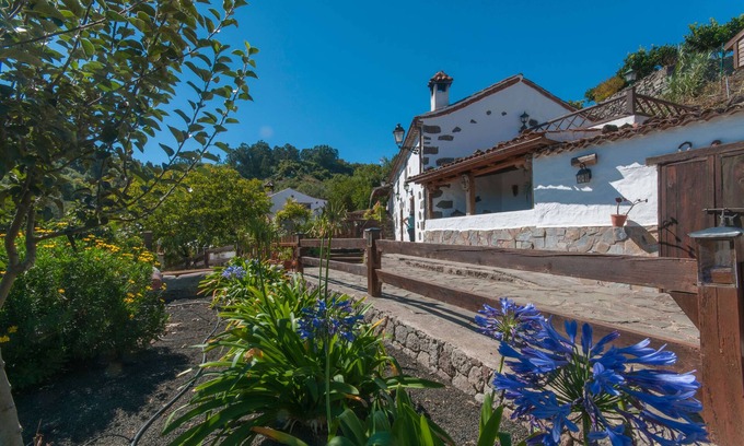 Valleseco Cottage | Holiday cottage with shared pool in Valleseco