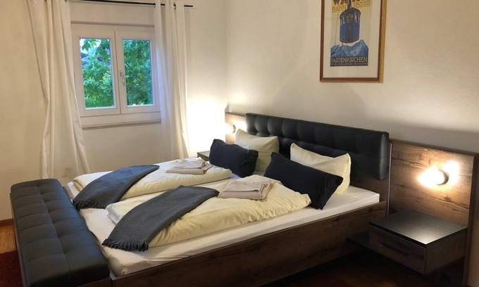 Garmisch-Partenkirchen House | Holiday Home 'Alpen Lodge' with Mountain View, Private Terrace and Wi-Fi