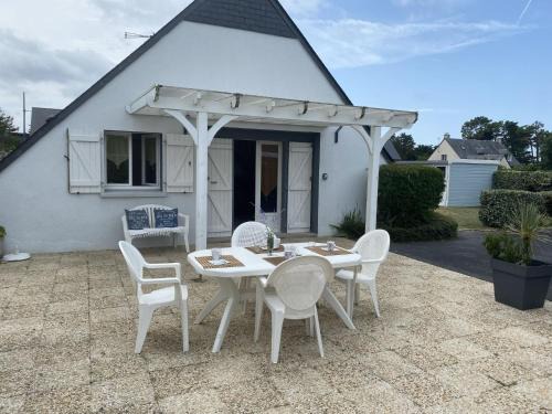 Portbail House | Holiday Home Côte des îles by Interhome