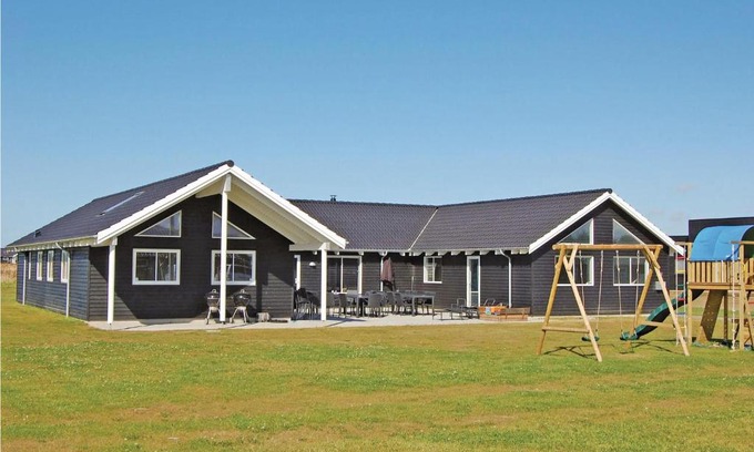 Nr. Lyngby House | Holiday home Helledievej