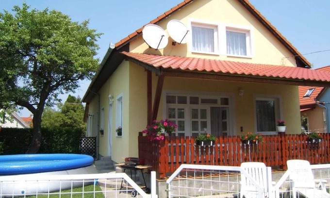 Balatonmariafurdo House | Holiday home with pool, internet and air conditioning