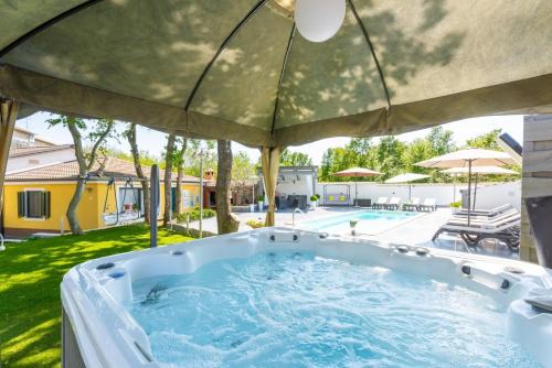 Kukci House | Holiday home in Porec with terrace, air conditioning, W-LAN, washing machine 4928-11