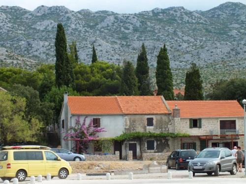 Seline House | Holiday Home in Starigrad near Paklenica