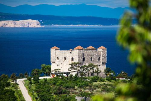 Senj Apartment | Holiday Home Larma