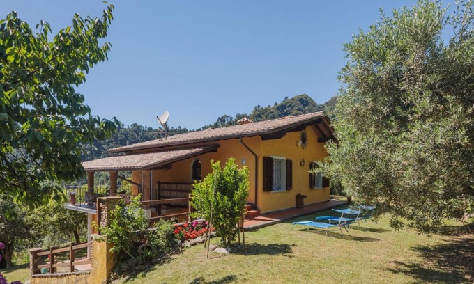 Montignoso House | Holiday Home Luca by Interhome
