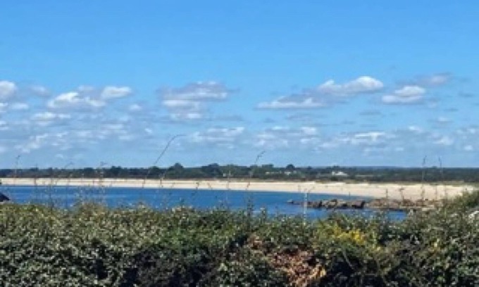 Trevignon House | Holiday Home 'Maison 4 Pers 100m De La Plage' with Sea View, Private Terrace and Wi-Fi
